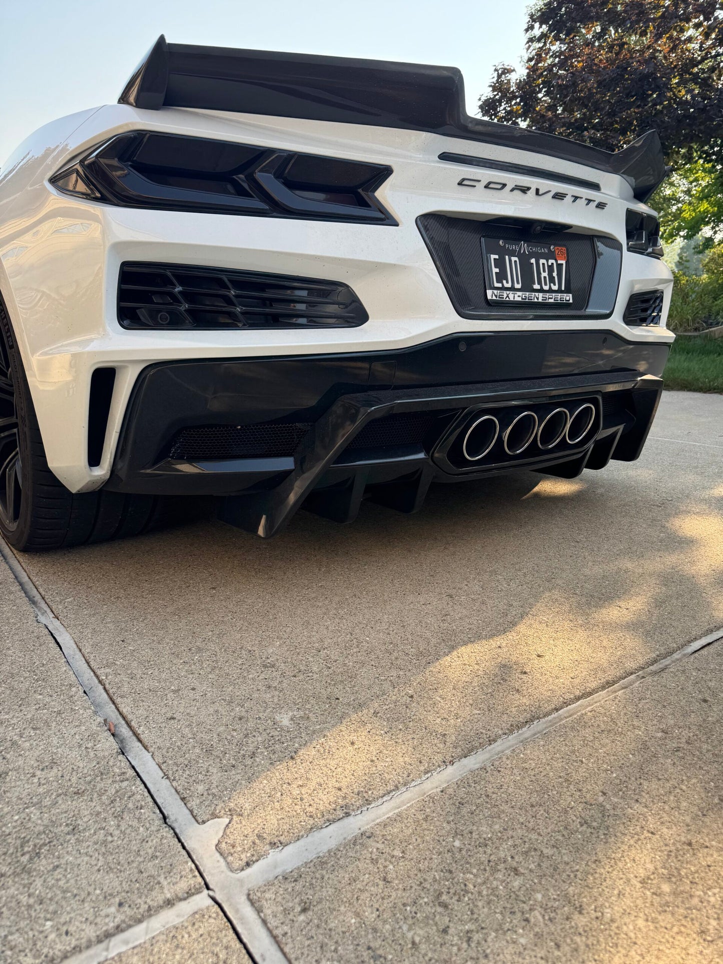 C8 Corvette Z06/ZR1 Carbon Flash Rear Bumper Fin Diffuser