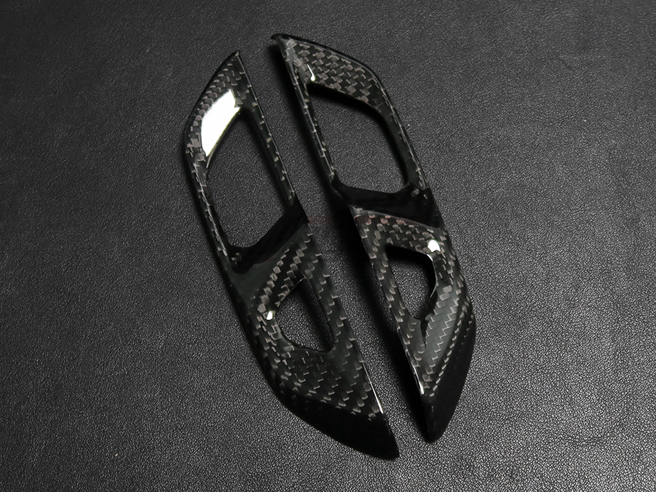 C8 Corvette Carbon Fiber Unlock/Lock Button Trim Cover | Next-Gen Carbon