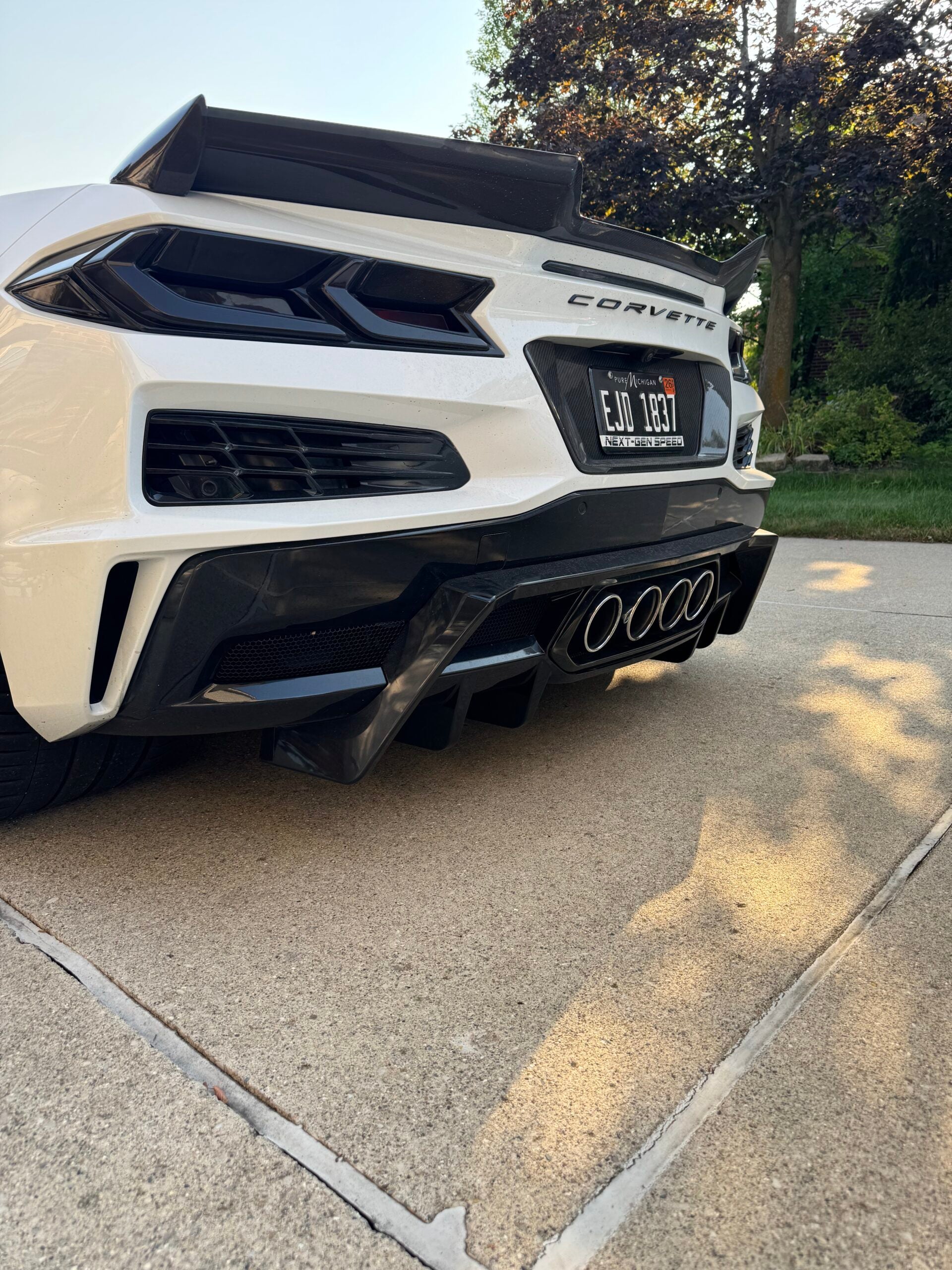 C8 Corvette Z06/ZR1 Carbon Flash Rear Bumper Fin Diffuser
