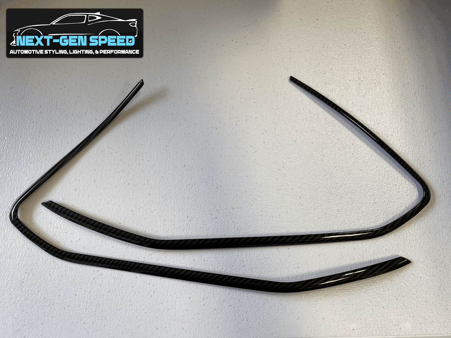 2016 - 24 Camaro Carbon Fiber/Colored Speaker Door Trim | Carbon Fiber / Red