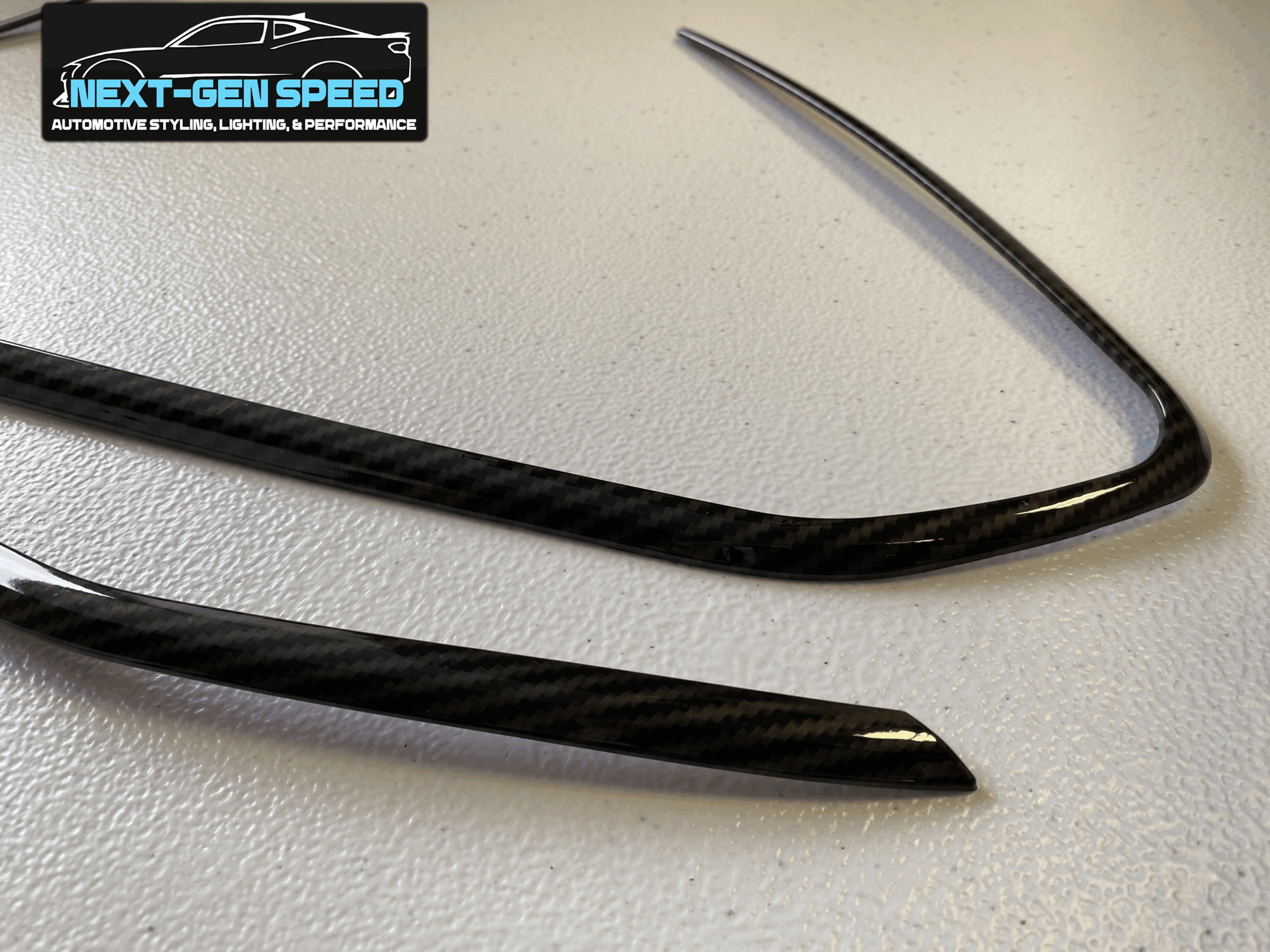 2016 - 24 Camaro Carbon Fiber/Colored Speaker Door Trim | Carbon Fiber / Red