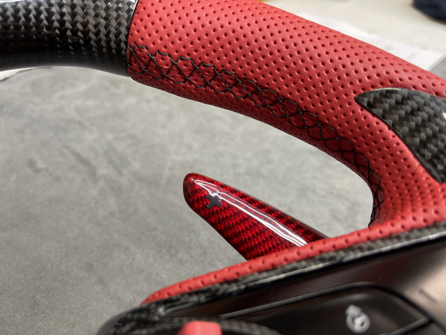 C8 Corvette Stingray / Z06 Carbon Fiber LED Steering Wheel (Complete/Heated) | Next-Gen Carbon