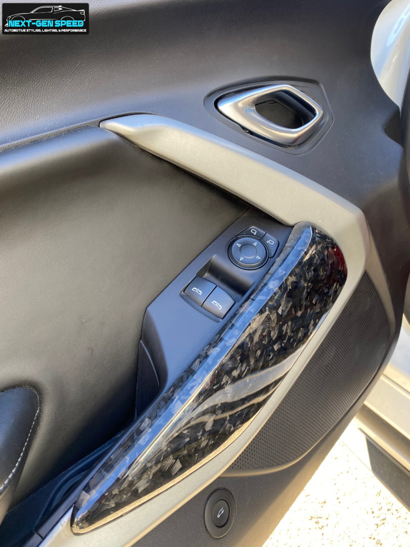 2016 - 24 Camaro Forged Carbon Door/Console Knee Pads Kit | Next-Gen Carbon