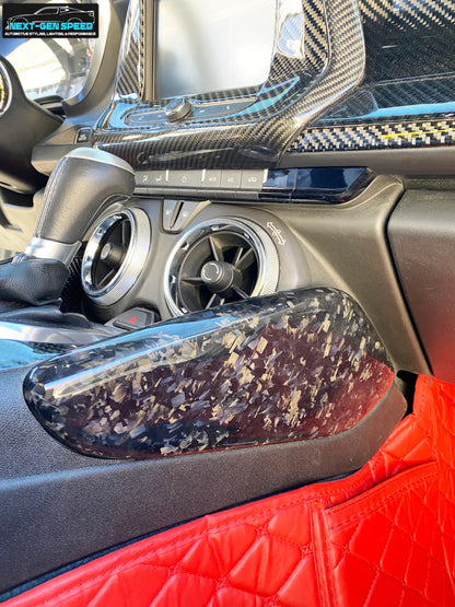 2016 - 24 Camaro Forged Carbon Door/Console Knee Pads Kit | Next-Gen Carbon